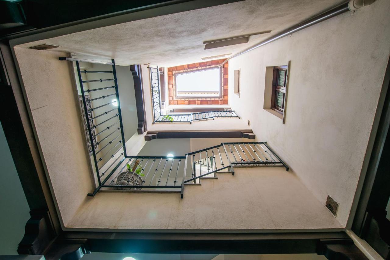 Casa Montalban Elvira *